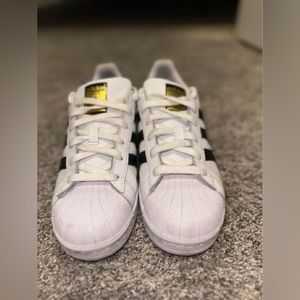 Adidas superstars